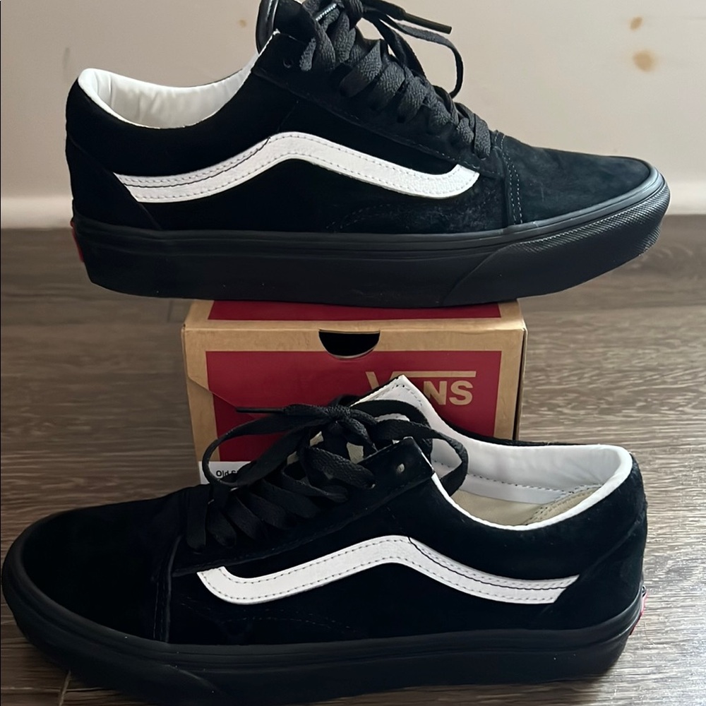 Vans Black and White Old Skool Sneakers - Picture 5 of 5